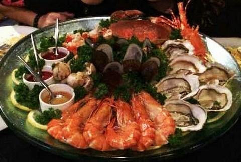 吃海鲜可以吃瓜吗,海鲜美食中的清新搭配指南